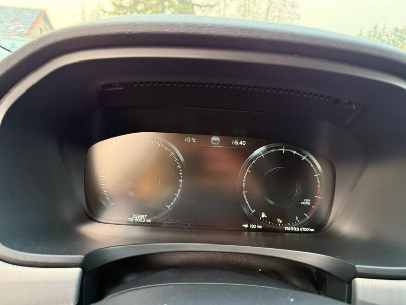 Volvo V90 Momentum 2.0 T 254KM Benzyna Aktywny Tempomat