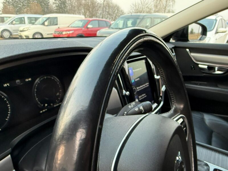 Volvo V90 Momentum 2.0 T 254KM Benzyna Aktywny Tempomat