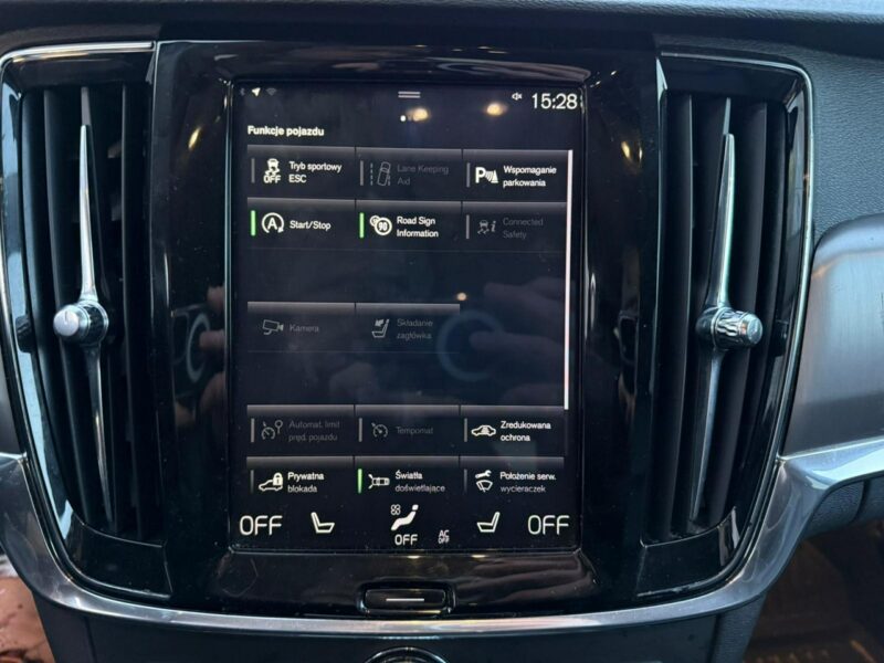Volvo V90 Momentum 2.0 T 254KM Benzyna Aktywny Tempomat