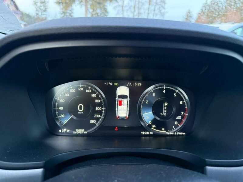 Volvo V90 Momentum 2.0 T 254KM Benzyna Aktywny Tempomat