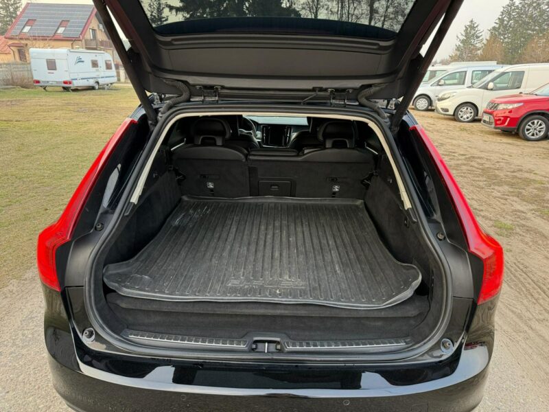 Volvo V90 Momentum 2.0 T 254KM Benzyna Aktywny Tempomat