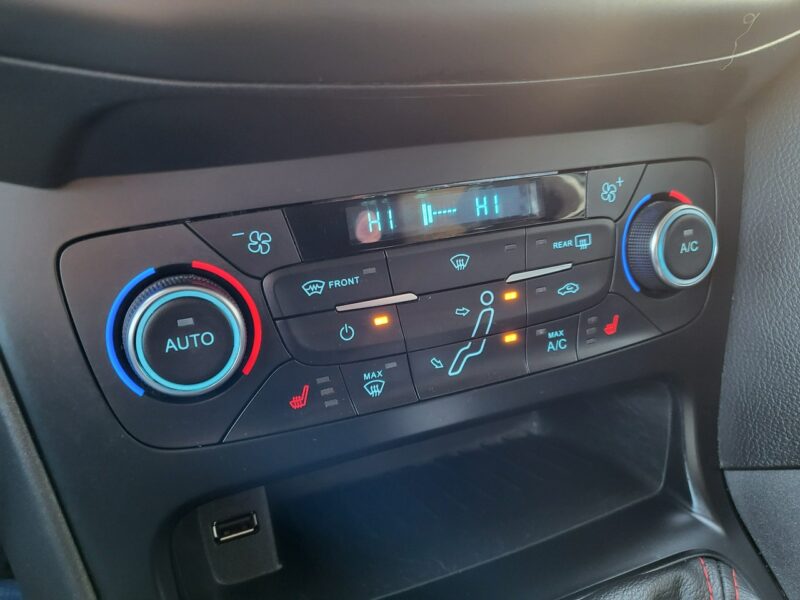 Ford Focus 1.5 Turbo 150 KM ST Line I Właściciel Serwis Gwarancja Zapraszamy !!! Mk3 (2010-2018)
