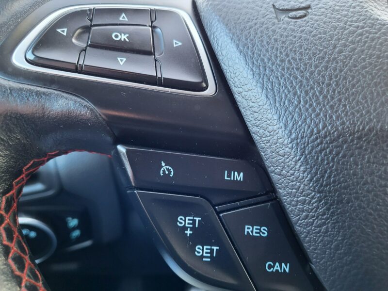 Ford Focus 1.5 Turbo 150 KM ST Line I Właściciel Serwis Gwarancja Zapraszamy !!! Mk3 (2010-2018)