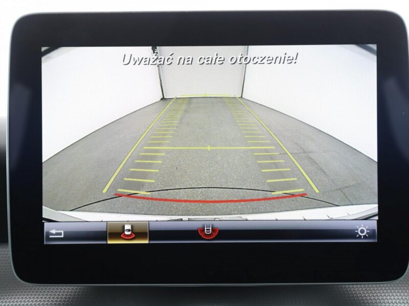 Mercedes GLA 180 Automat full LED navi kamera i czujniki parkowania