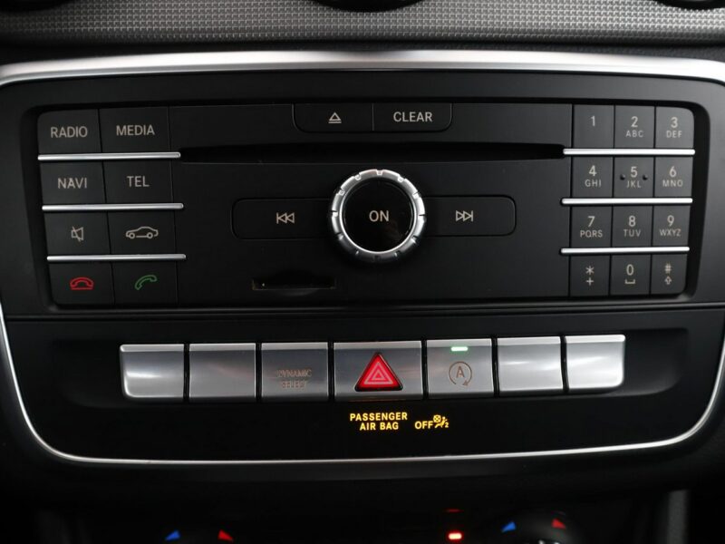 Mercedes GLA 180 Automat full LED navi kamera i czujniki parkowania
