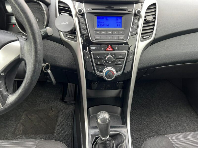 Hyundai i30 Klimatyzacja / 6 biegów / Komputer II (2012 - 2016)