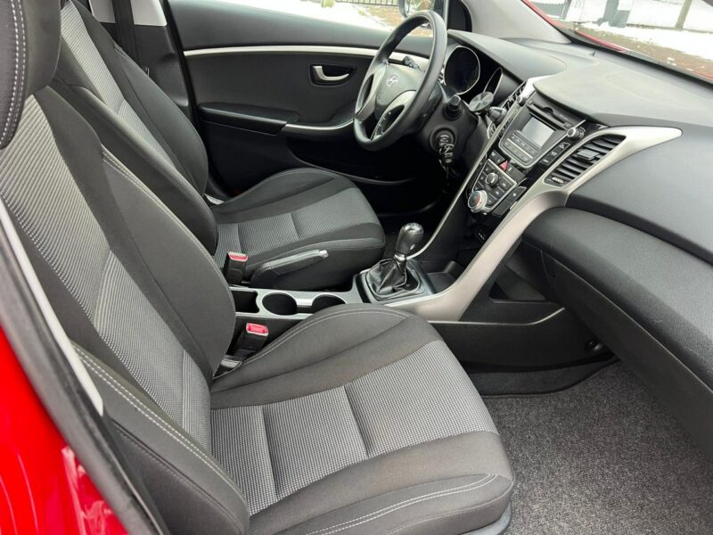 Hyundai i30 Klimatyzacja / 6 biegów / Komputer II (2012 - 2016)