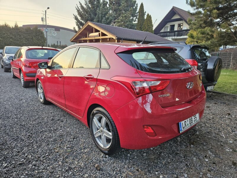 Hyundai i30 Klimatyzacja / 6 biegów / Komputer II (2012 - 2016)