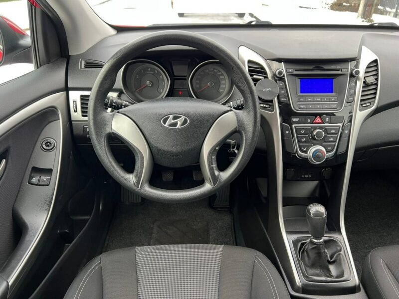 Hyundai i30 Klimatyzacja / 6 biegów / Komputer II (2012 - 2016)