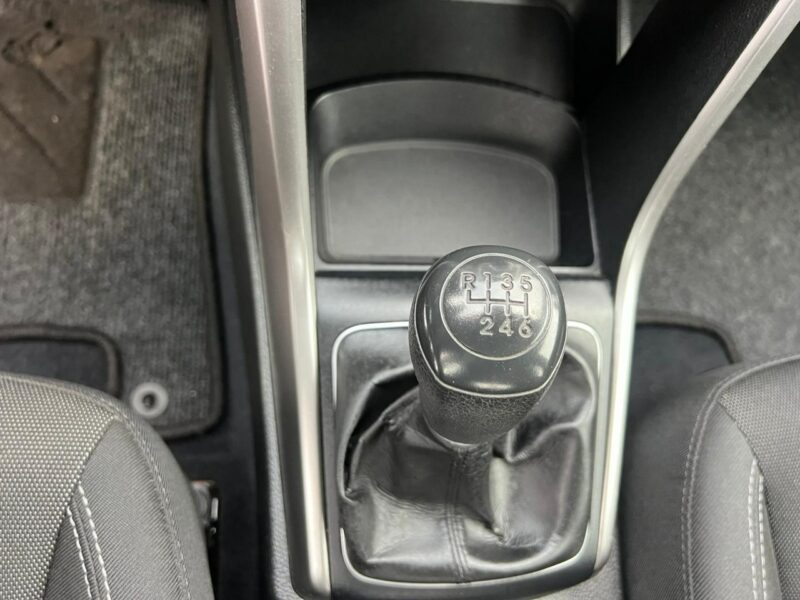 Hyundai i30 Klimatyzacja / 6 biegów / Komputer II (2012 - 2016)
