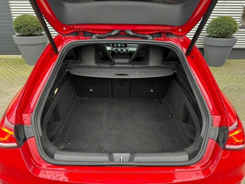 Mercedes CLA 180 Mercedes-Benz CLA 180 Shooting Brake Night Edition 2021r Pakiet AMG! I (2013-2019)