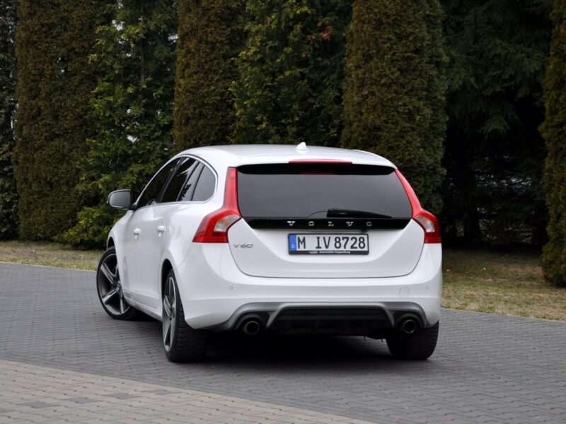 Volvo V60 2.0d(225KM)*RDesign*RadarACC*Virtual*Led*Xenon*Navi*Kamera*Skóry*Alu18 I (2010-2018)