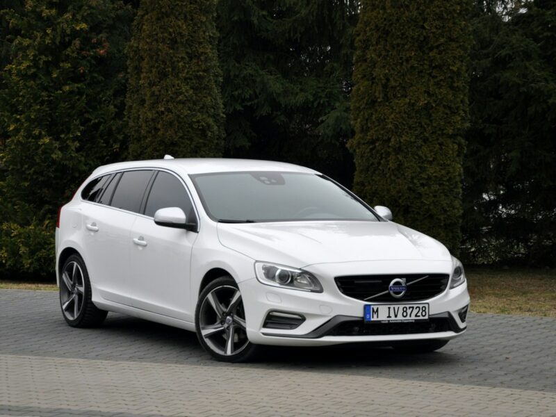 Volvo V60 2.0d(225KM)*RDesign*RadarACC*Virtual*Led*Xenon*Navi*Kamera*Skóry*Alu18 I (2010-2018)