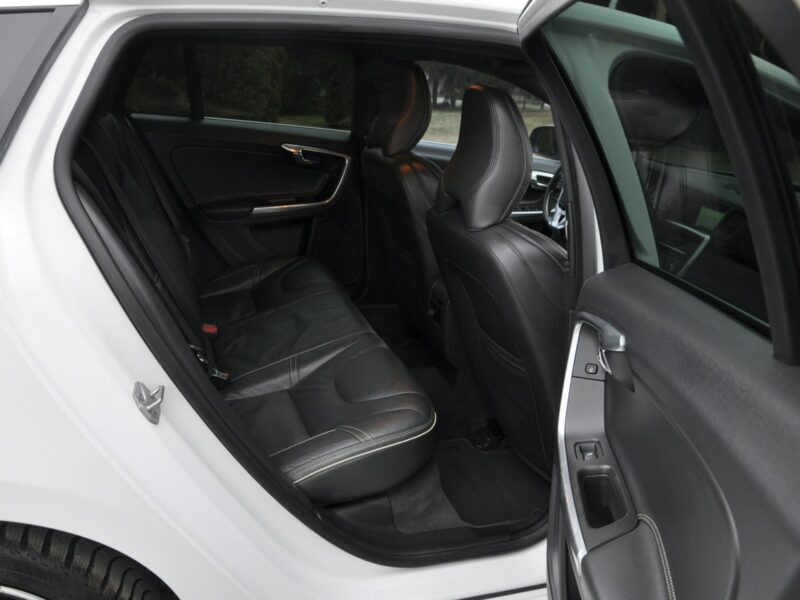 Volvo V60 2.0d(225KM)*RDesign*RadarACC*Virtual*Led*Xenon*Navi*Kamera*Skóry*Alu18 I (2010-2018)