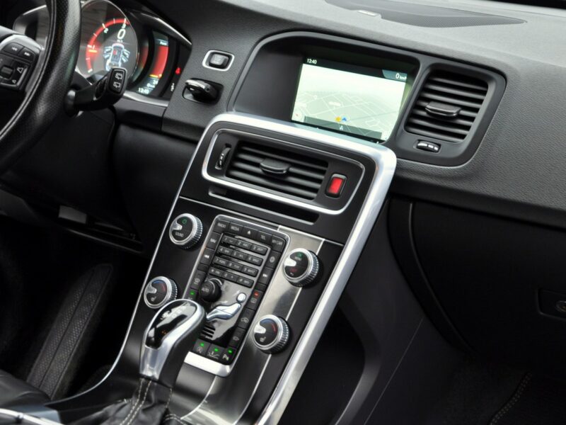 Volvo V60 2.0d(225KM)*RDesign*RadarACC*Virtual*Led*Xenon*Navi*Kamera*Skóry*Alu18 I (2010-2018)