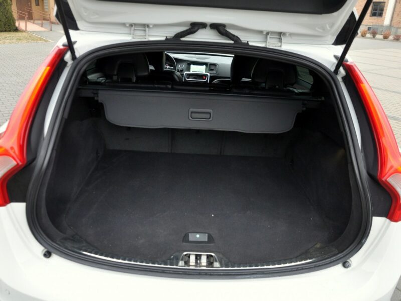 Volvo V60 2.0d(225KM)*RDesign*RadarACC*Virtual*Led*Xenon*Navi*Kamera*Skóry*Alu18 I (2010-2018)