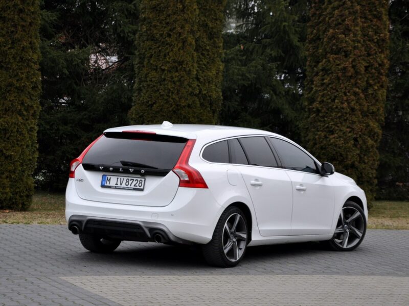 Volvo V60 2.0d(225KM)*RDesign*RadarACC*Virtual*Led*Xenon*Navi*Kamera*Skóry*Alu18 I (2010-2018)