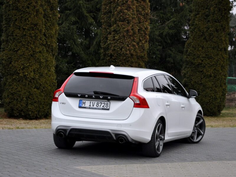 Volvo V60 2.0d(225KM)*RDesign*RadarACC*Virtual*Led*Xenon*Navi*Kamera*Skóry*Alu18 I (2010-2018)