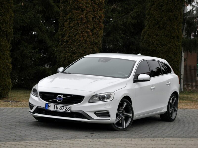 Volvo V60 2.0d(225KM)*RDesign*RadarACC*Virtual*Led*Xenon*Navi*Kamera*Skóry*Alu18 I (2010-2018)