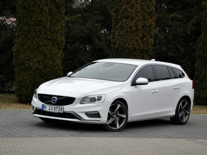 Volvo V60 2.0d(225KM)*RDesign*RadarACC*Virtual*Led*Xenon*Navi*Kamera*Skóry*Alu18 I (2010-2018)