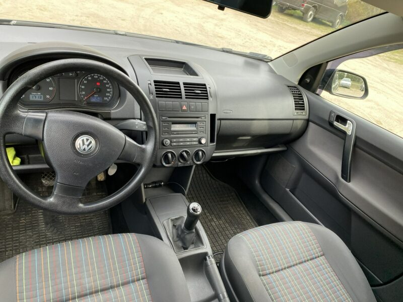 Volkswagen Polo 5 d, CLIMAtic, świeży olej i nowe hamulce, prawie nowe opony, isofix IV FL (2005-2009)
