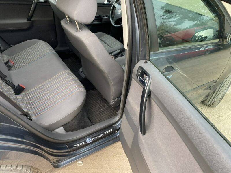Volkswagen Polo 5 d, CLIMAtic, świeży olej i nowe hamulce, prawie nowe opony, isofix IV FL (2005-2009)