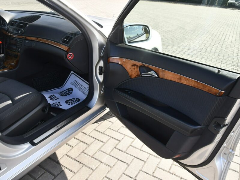 Mercedes E 240 2,6Benz DUDKI11 Automat,Tempomat.El.szyby.2 Komp.Kół.kredyt.OKAZJA W211 (2002-2009)