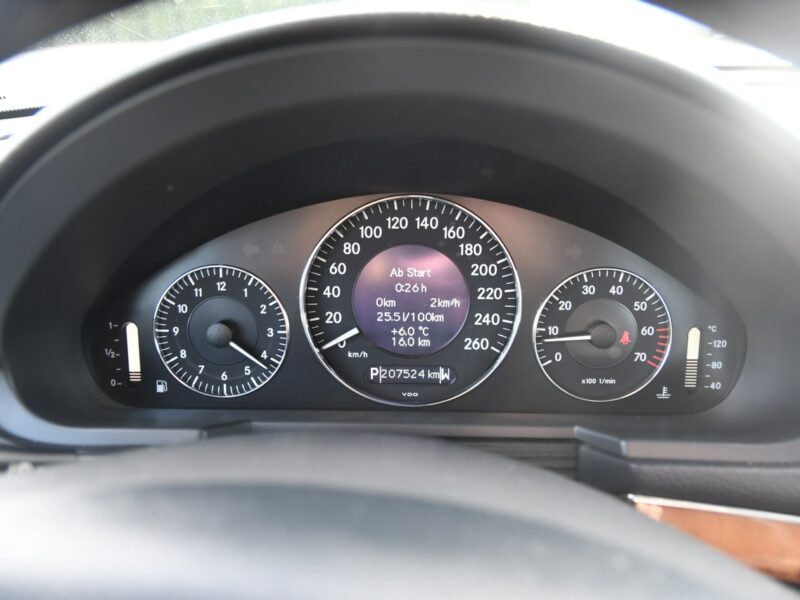 Mercedes E 240 2,6Benz DUDKI11 Automat,Tempomat.El.szyby.2 Komp.Kół.kredyt.OKAZJA W211 (2002-2009)