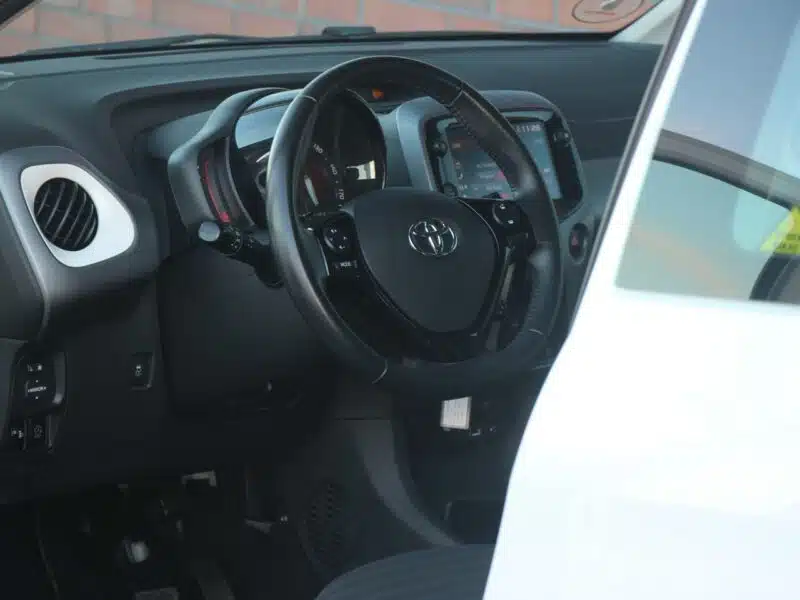 Toyota Aygo Navi*Klima*GrzaneFotele*Kamera*PanelDotyk*Esp*Led*BT*Android*Gwar VGS II (2014-)