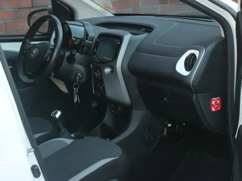 Toyota Aygo Navi*Klima*GrzaneFotele*Kamera*PanelDotyk*Esp*Led*BT*Android*Gwar VGS II (2014-)