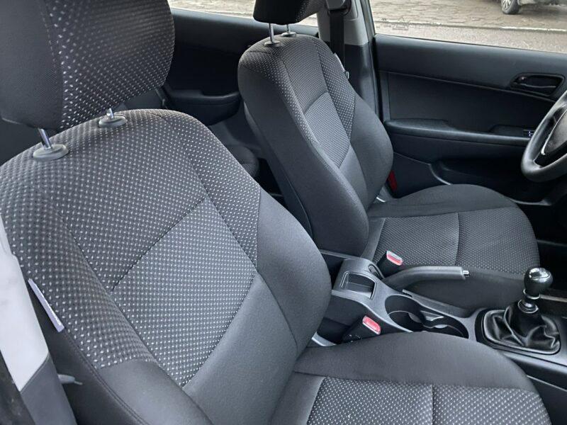 Hyundai i30 Niezawodna i mocna benzyna/Klimatyzacja/Isofix, niski przebieg/Aux,USB I (2002-2013)