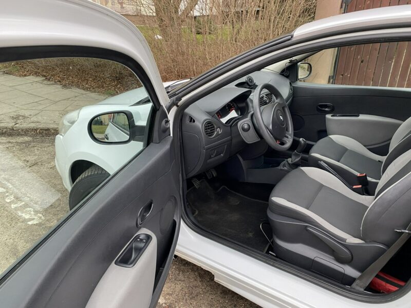 Renault Clio Niski przebieg gwarantowany/Po liftingu/Isofix, także z przodu,spoiler III (2005-2012)