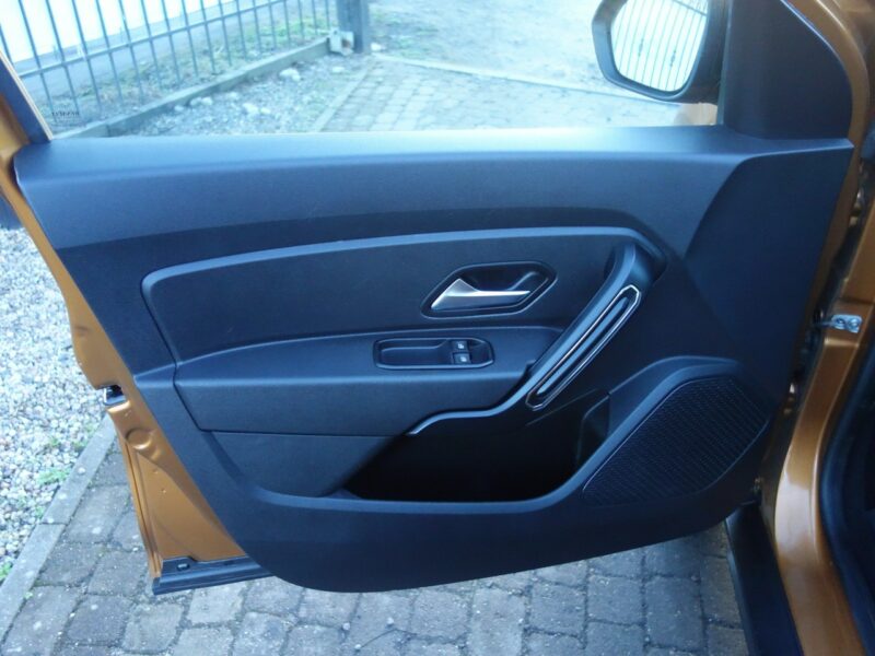 Dacia Duster Dacia Duster 2018 1.6 benzyna 115 km przebieg 77tys II (2017-2024)