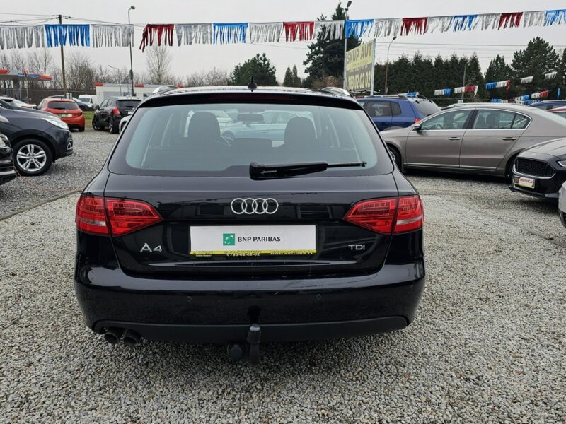 Audi A4 2.0 TDI - 140 KM * Duża Navi * Automat / Ledy Biksenon *HAK /Gwarancja B8 (2007-2015)