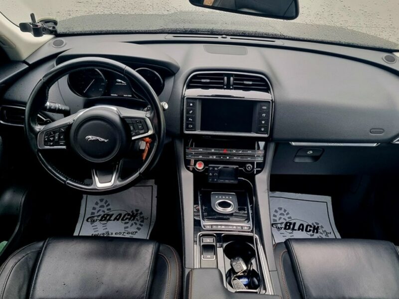 Jaguar F-PACE Pisemna Gwarancja 12 miesięcy