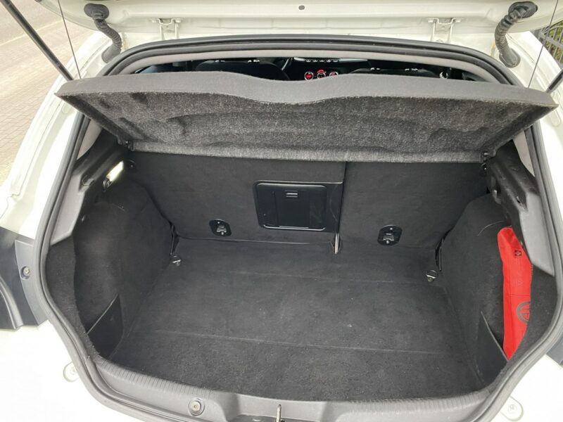 Alfa Romeo Giulietta Mocny silnik, klimatronik, parktronik, Ledy dzienne, isofix, z Niemiec