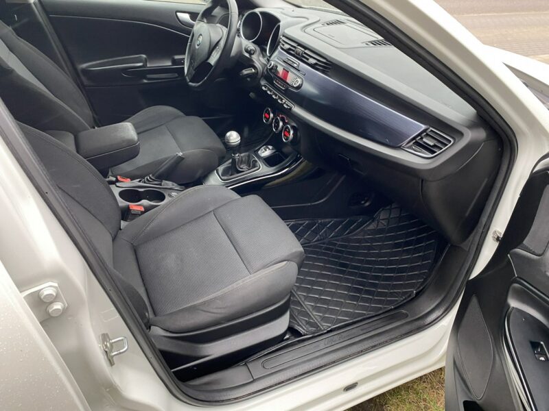 Alfa Romeo Giulietta Mocny silnik, klimatronik, parktronik, Ledy dzienne, isofix, z Niemiec