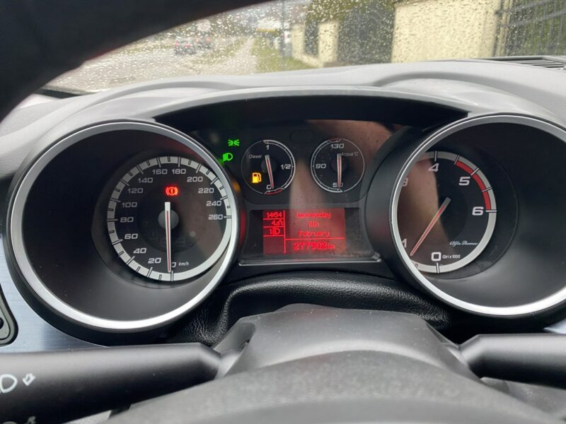 Alfa Romeo Giulietta Mocny silnik, klimatronik, parktronik, Ledy dzienne, isofix, z Niemiec