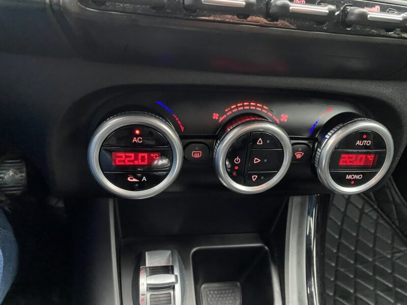 Alfa Romeo Giulietta Mocny silnik, klimatronik, parktronik, Ledy dzienne, isofix, z Niemiec