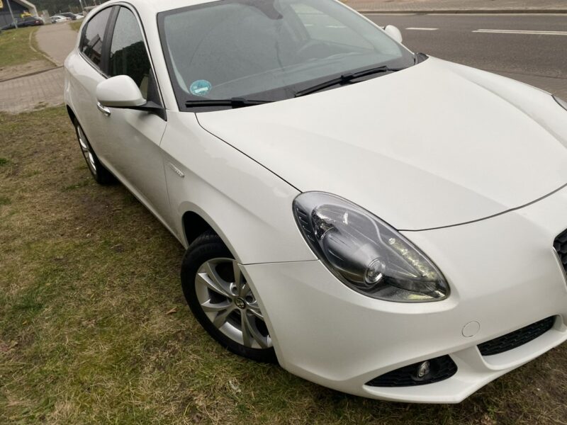 Alfa Romeo Giulietta Mocny silnik, klimatronik, parktronik, Ledy dzienne, isofix, z Niemiec
