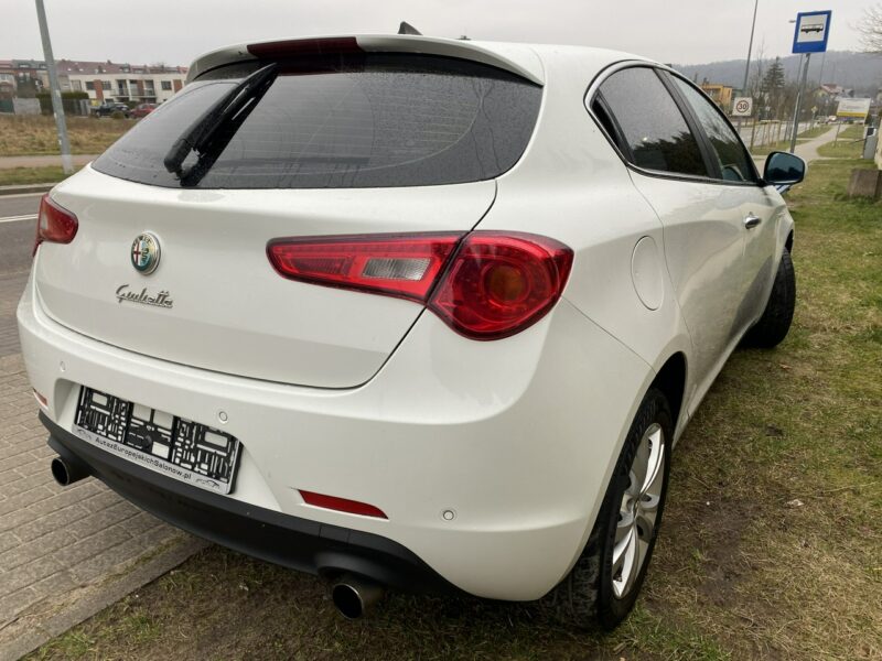 Alfa Romeo Giulietta Mocny silnik, klimatronik, parktronik, Ledy dzienne, isofix, z Niemiec