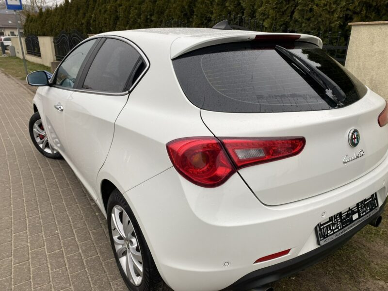 Alfa Romeo Giulietta Mocny silnik, klimatronik, parktronik, Ledy dzienne, isofix, z Niemiec