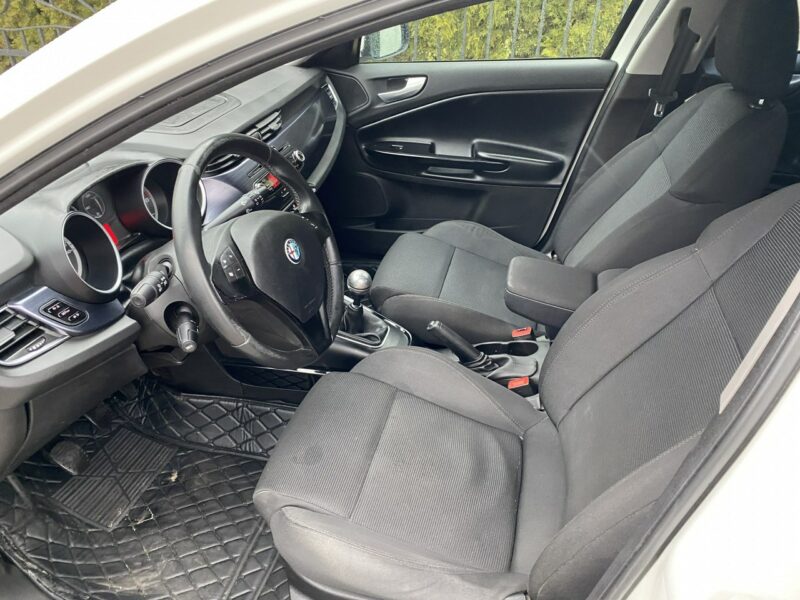 Alfa Romeo Giulietta Mocny silnik, klimatronik, parktronik, Ledy dzienne, isofix, z Niemiec