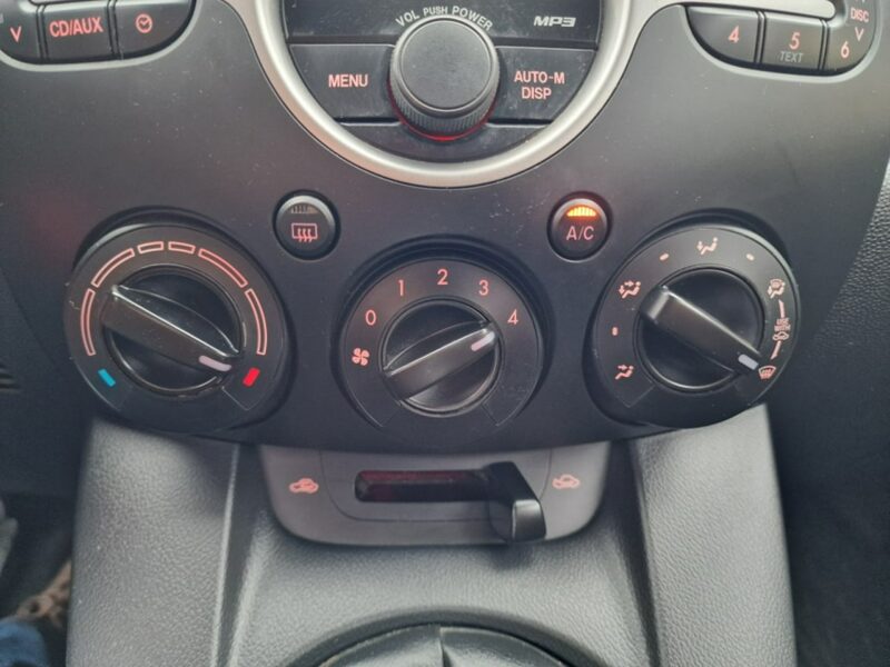 Mazda 2 1.4 Benzyna 84 KM, Klimatyzacja, Alufelgi, Isofix, Dwa Klucze, II (2007-2014)