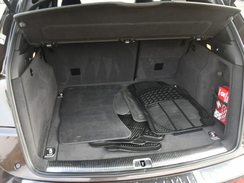 Audi Q5 2,0tdi S-line,Quattro,Navi,Pół-skóry,Elkt.Klapa.Klimatr 2 str.GWARANCJ 8R (2008-)