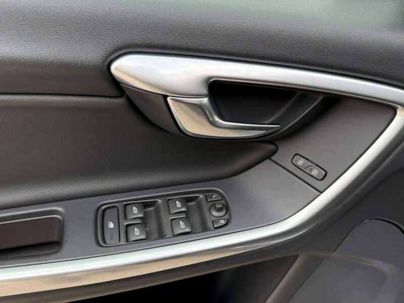 Volvo V60 D2,Led,Navi,Serwis ASO,Gwarancja I (2010-2018)