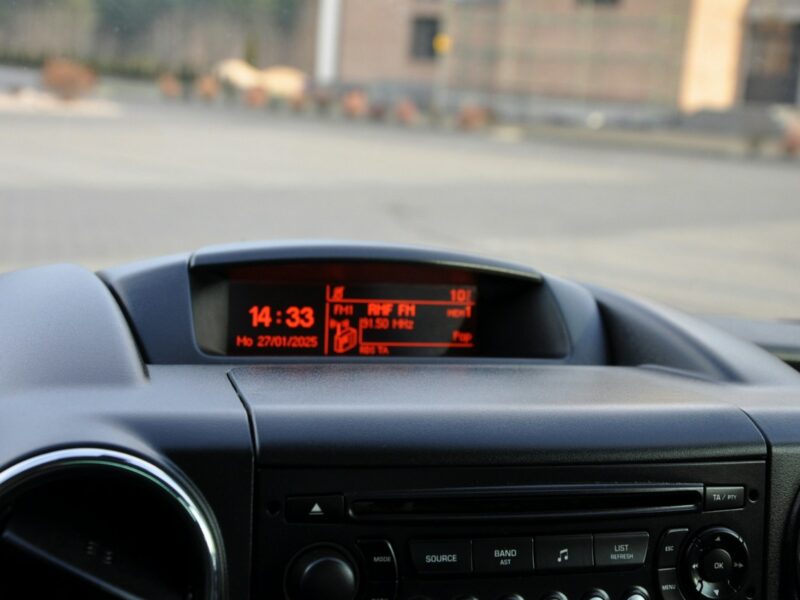 Peugeot Partner 1.6HDI(112KM)*Tepee*Klimatronik*Parktronik*Welur*Reling*I Wł*ASO II (2008-)