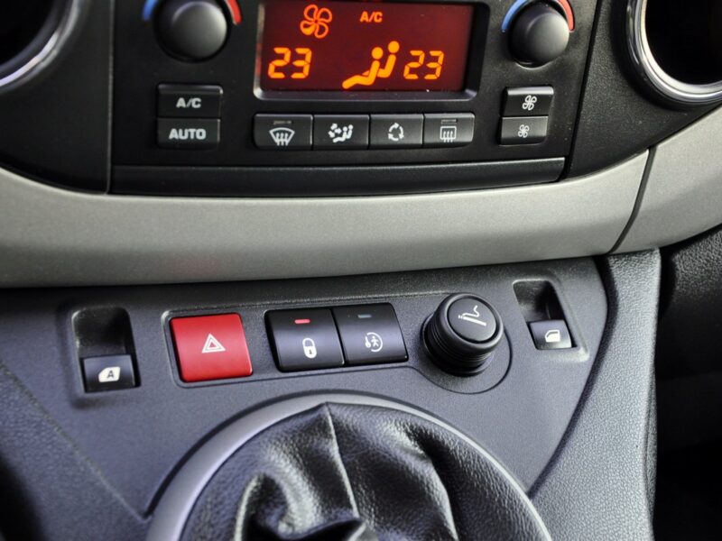 Peugeot Partner 1.6HDI(112KM)*Tepee*Klimatronik*Parktronik*Welur*Reling*I Wł*ASO II (2008-)