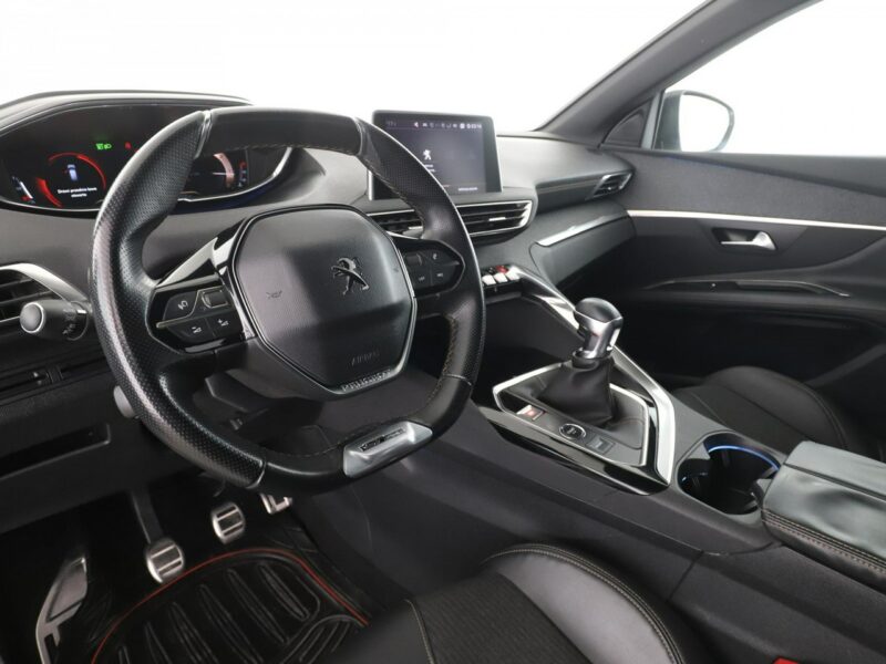 Peugeot 3008 GT-Line navi kamera virtual Bluetooth FullLED tempomat II (2016-)