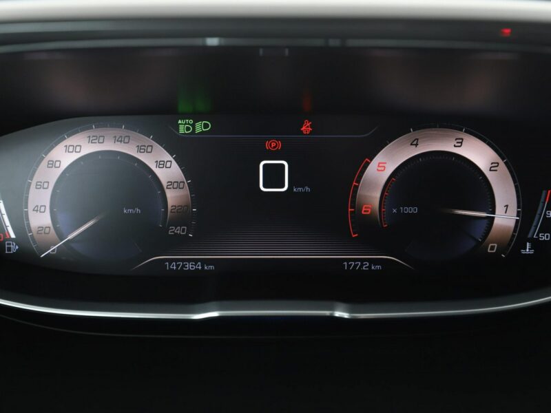 Peugeot 3008 GT-Line navi kamera virtual Bluetooth FullLED tempomat II (2016-)